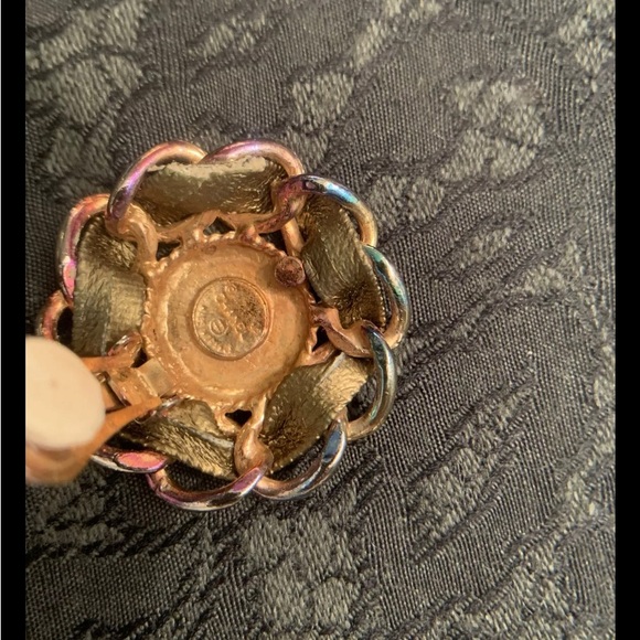 Vintage CHANEL 1970s Camellia Gold-Tone Weaved Leather & Chain Clip-On Earrings - Picture 7 of 8